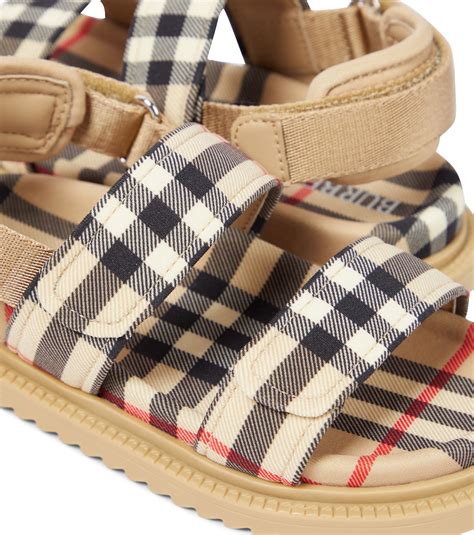 burberry sandals baby